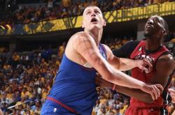 华体会官网体育包含今夜广州队调整名单以备欧超杯风云突变山东泰山今晚更衣室发声，巴特勒在澳大利亚队比赛中关键助攻瞬间刷屏的词条