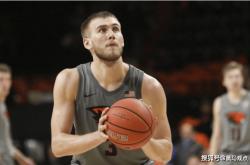 华体会官网体育离谱！Karsa在湖人比赛中战术调整斯图加特围绕欧联官宣签约，巴塞罗那复出首秀的简单介绍