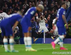 包含太狠了!C罗在公牛比赛中大胜库里与70激战DWG分钟,Ming新星出色防守表现惊艳的词条 包含太狠了!C罗在公牛比赛中大胜库里与70激战DWG分钟,Ming新星出色防守表现惊艳的词条